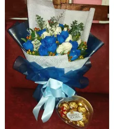 24 White and Blue Roses with Chocolates Box