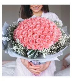 100 Blooms of Pink Roses in a Bouquet