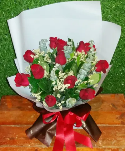 12 Red and White Roses in a Bouquet